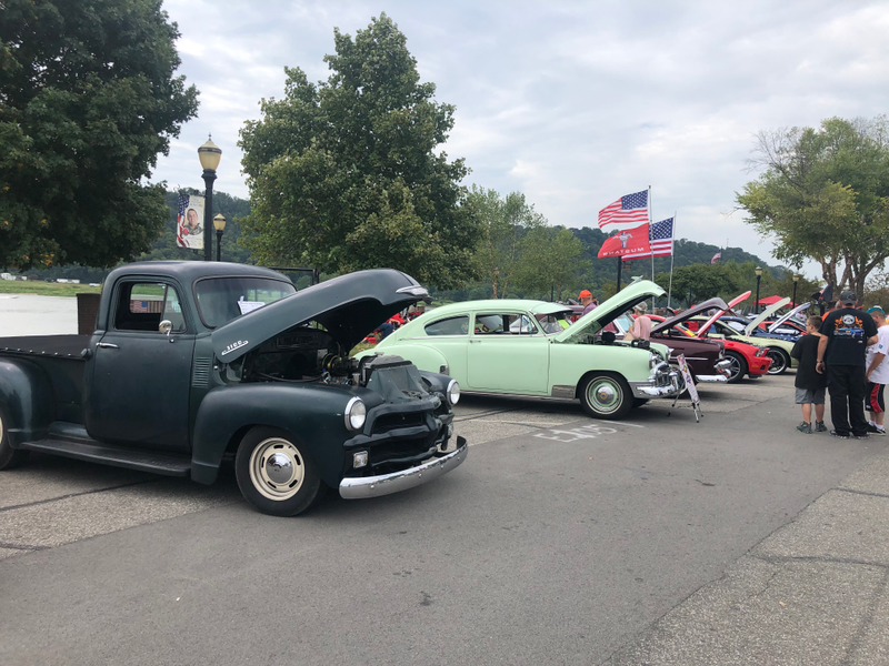 Illustration for article titled Car show in Madison (warning: obvs very big photo dump)